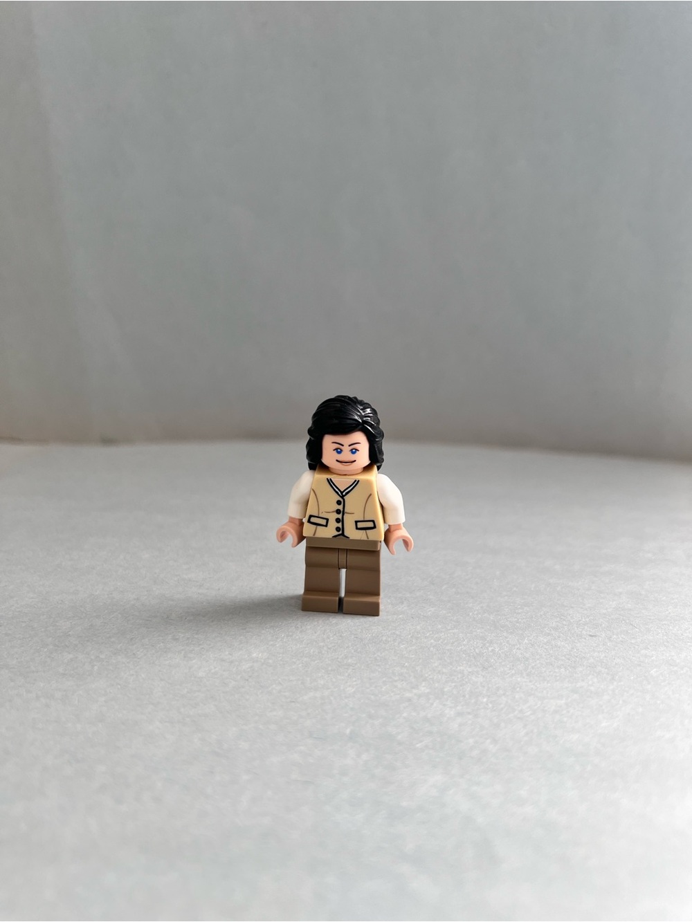 LEGO Indiana Jones Marion Ravenwood Minifigure